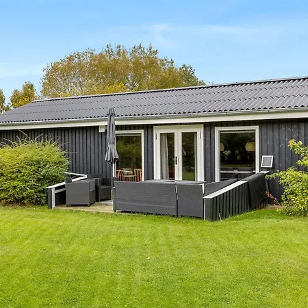 Lymke - 450m From The Sea By Interhome *