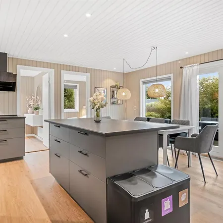 Semesterbostad Lymke - 450m From The Sea By Interhome